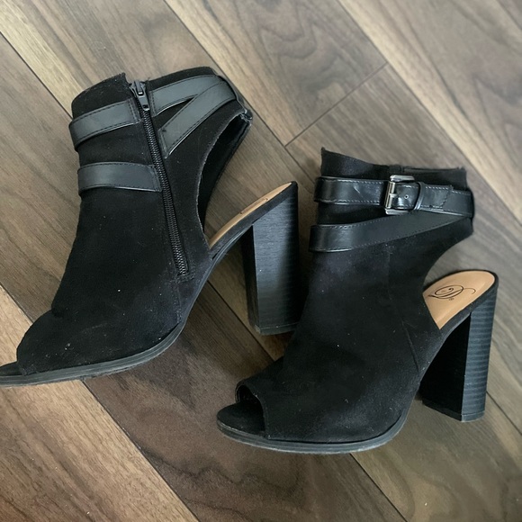 Boots sandal open toes and back for fall - Picture 9 of 9